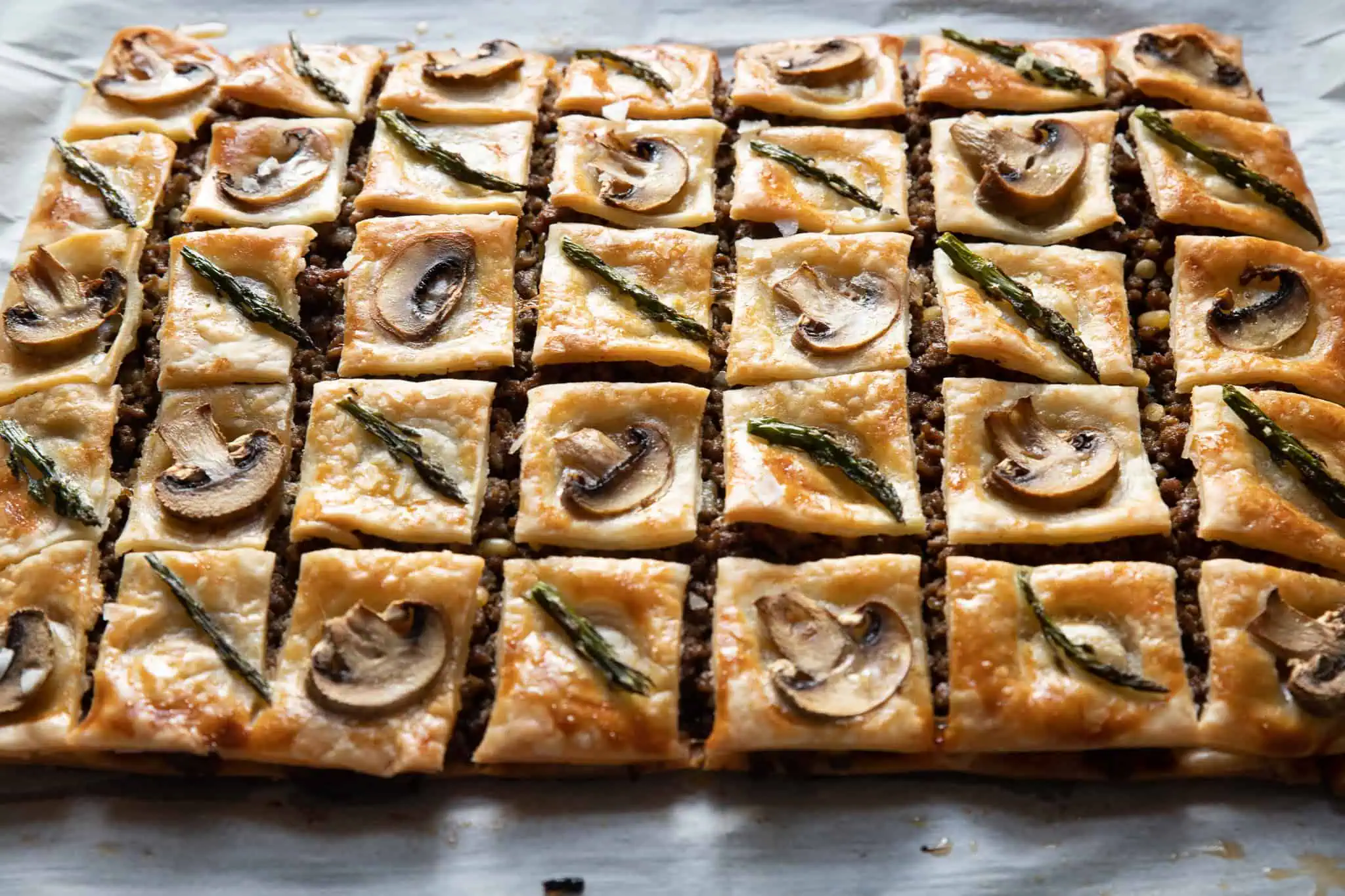 בורקס פטנט כשר לפסח עם בשר כבש וצנוברים